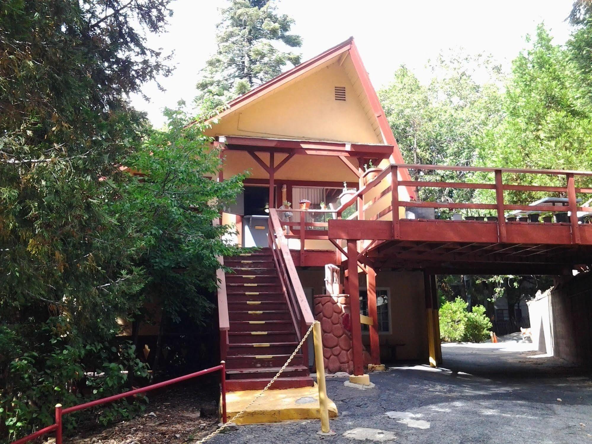 Arrowhead Mountain Inn Лейк Ароухед Екстериор снимка